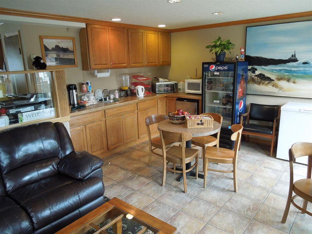סיסייד Hi Tide Oceanfront Inn מראה חיצוני תמונה