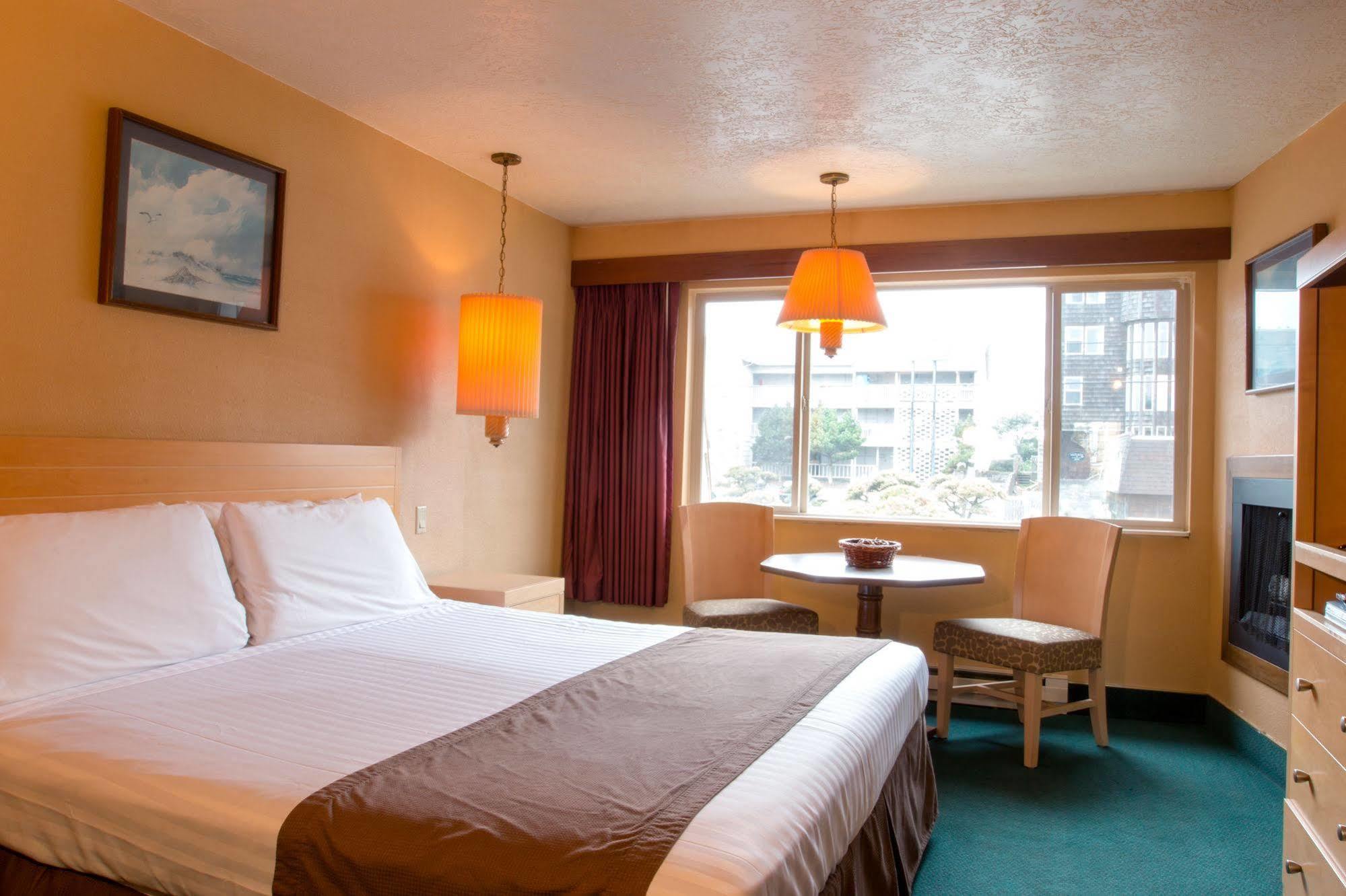 סיסייד Hi Tide Oceanfront Inn מראה חיצוני תמונה