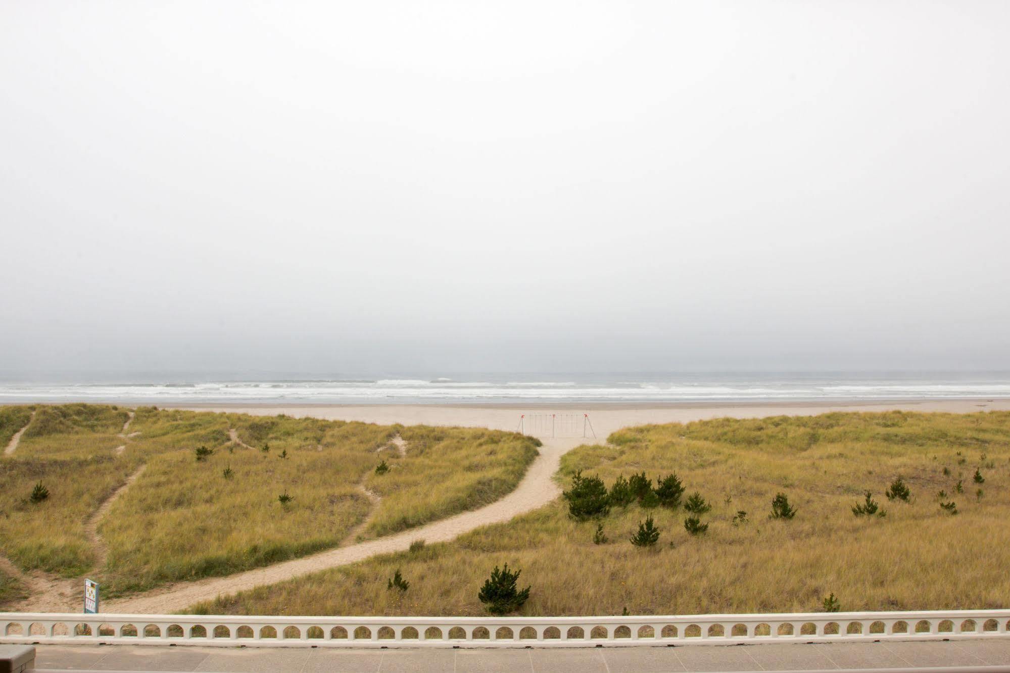 סיסייד Hi Tide Oceanfront Inn מראה חיצוני תמונה